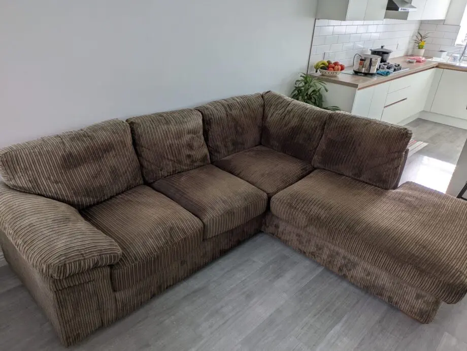 Cargo Brown Preston RHF Corner Sofa with Light Wood Feet
