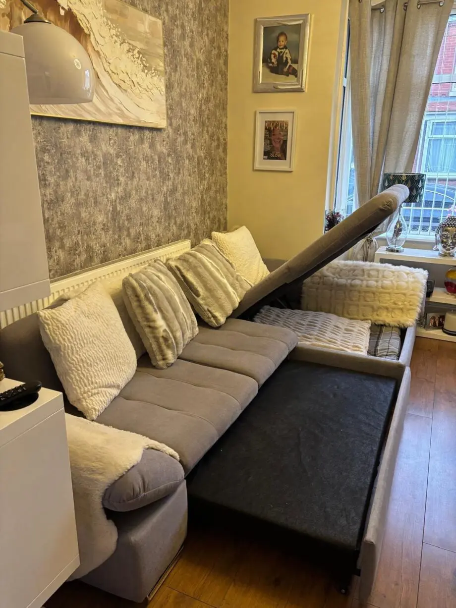 Corner sofa also a sofa bed