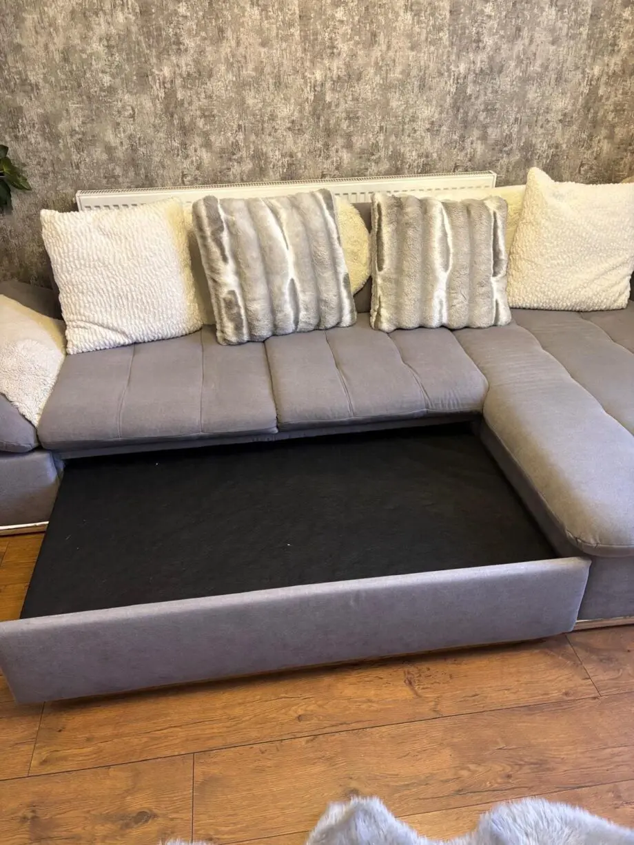 Corner sofa also a sofa bed