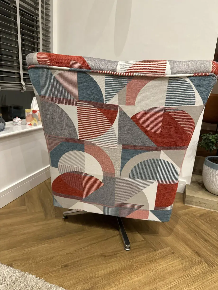 Statement swivel chair!