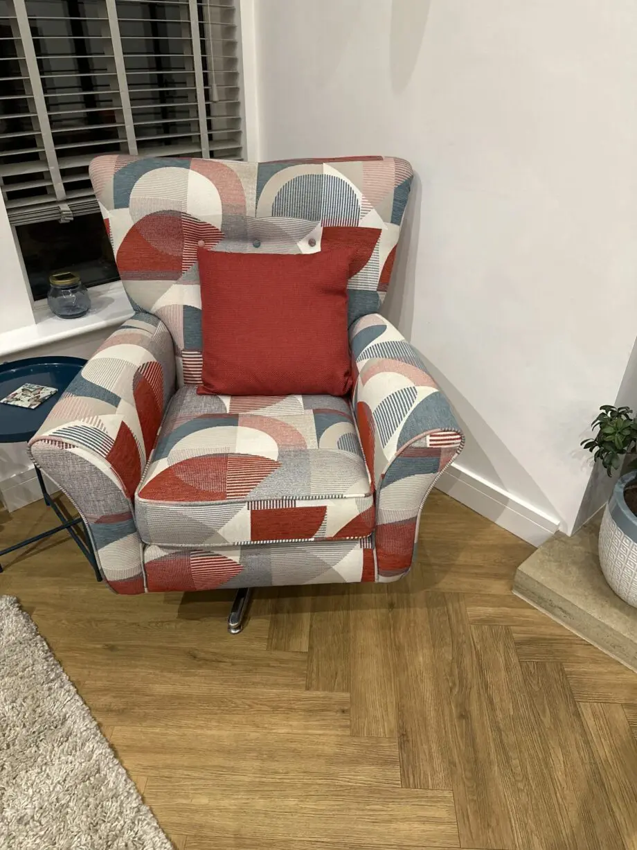 Statement swivel chair!