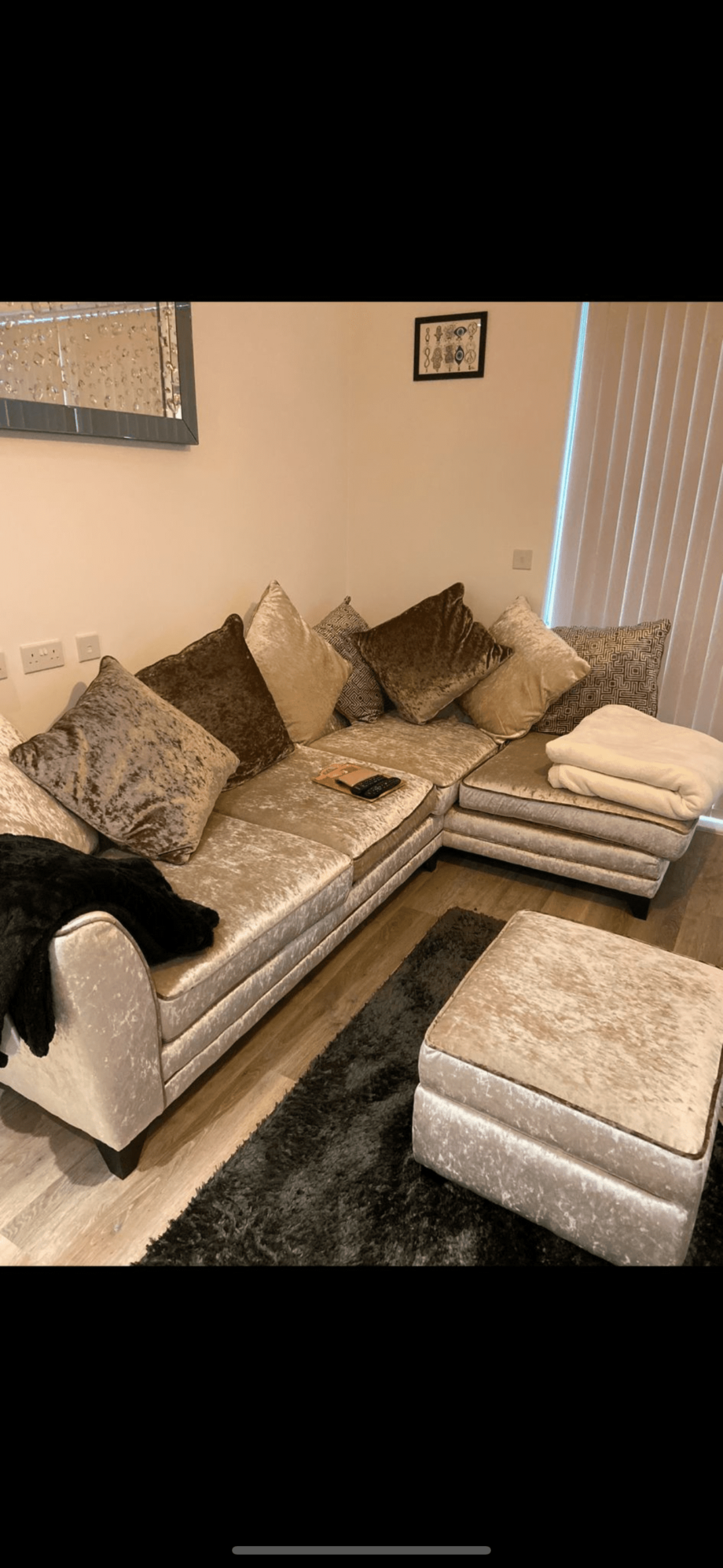 Pillow Back Left Hand Facing Arm 3 Seat Corner Sofa