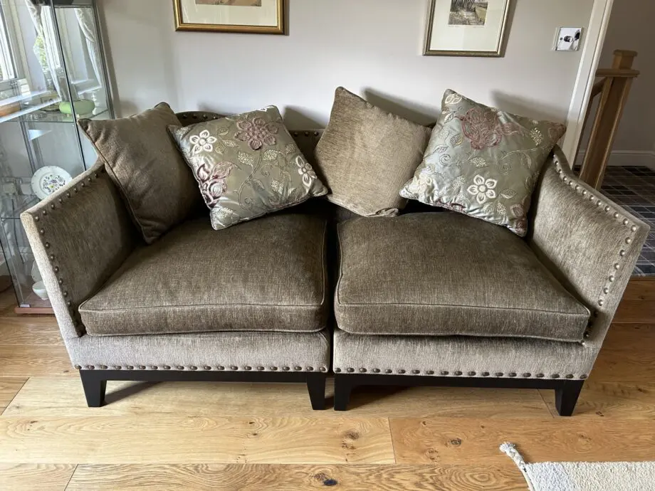 Stylish split settee and chair