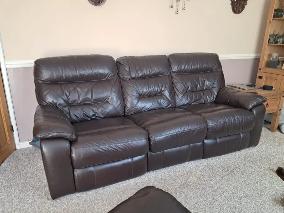 DFELECTRIC RECYCLING 3 PIECE SOFA AND MATCHING ELECTRIC RECYLINER CHAIR