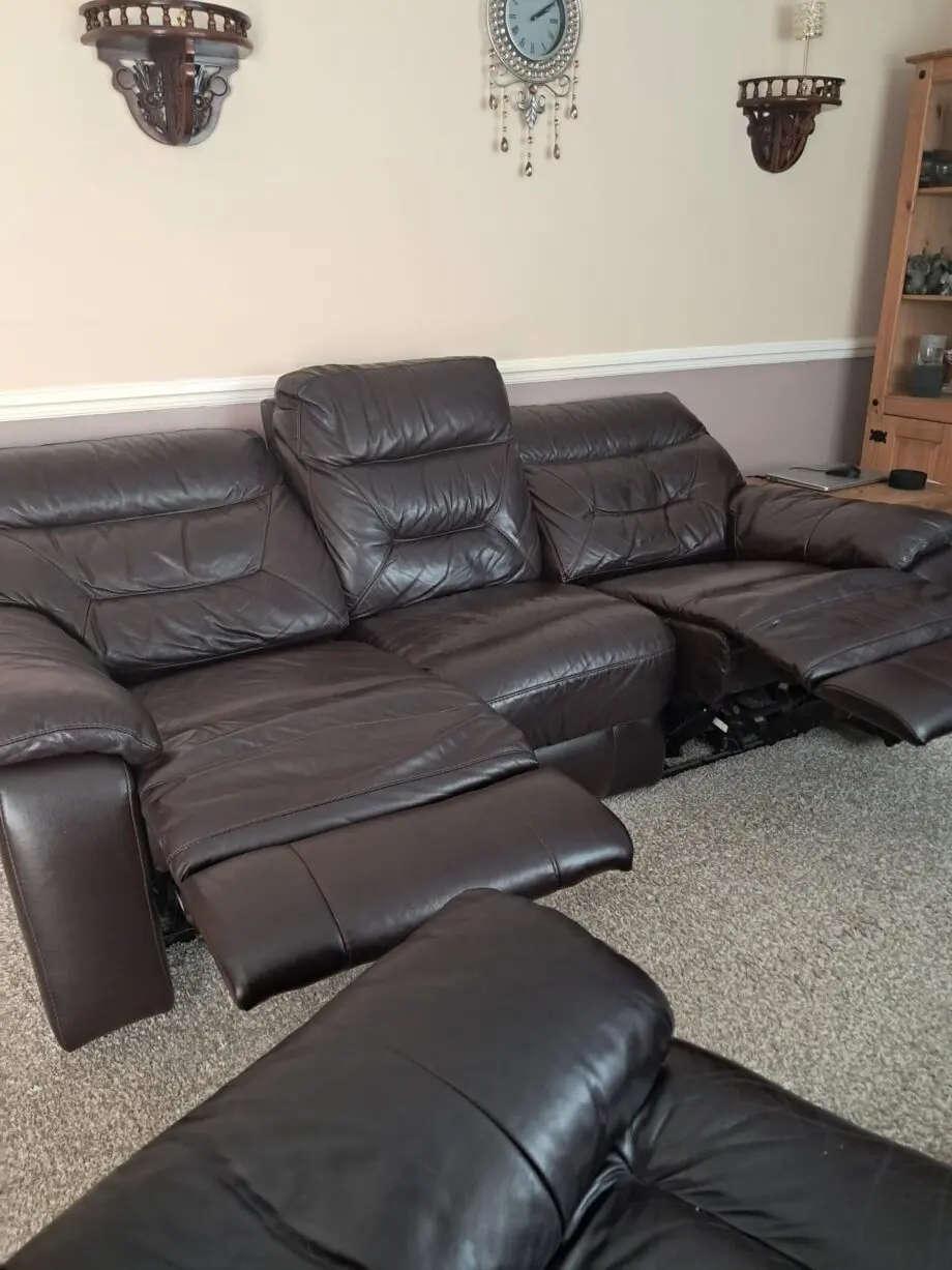 DFELECTRIC RECYCLING 3 PIECE SOFA AND MATCHING ELECTRIC RECYLINER CHAIR
