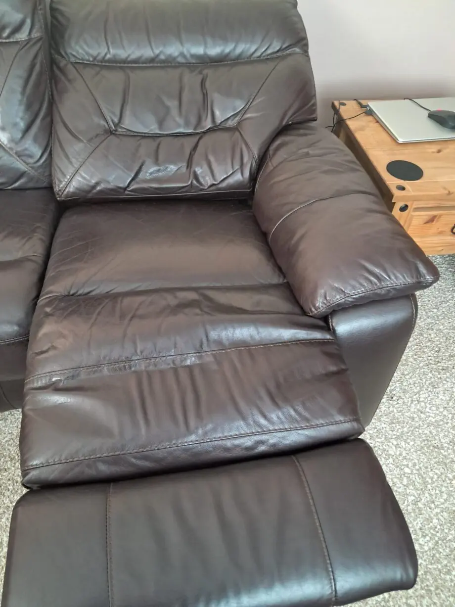 DFELECTRIC RECYCLING 3 PIECE SOFA AND MATCHING ELECTRIC RECYLINER CHAIR
