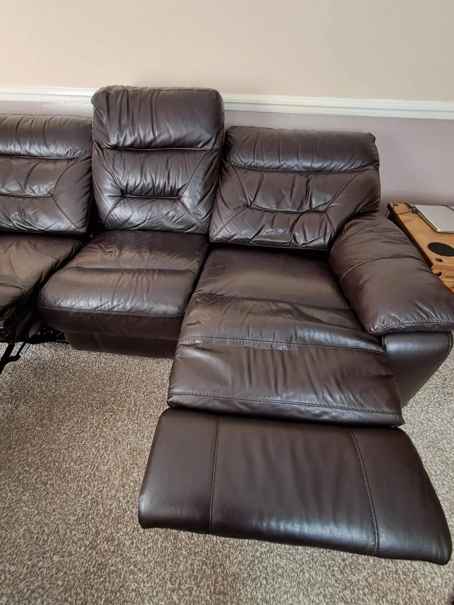 DFELECTRIC RECYCLING 3 PIECE SOFA AND MATCHING ELECTRIC RECYLINER CHAIR
