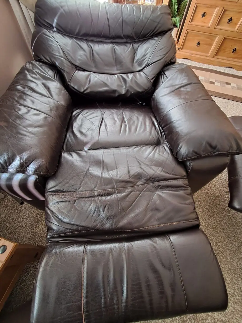 DFELECTRIC RECYCLING 3 PIECE SOFA AND MATCHING ELECTRIC RECYLINER CHAIR