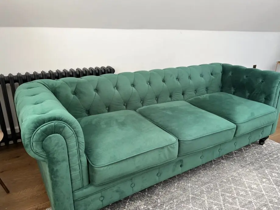Green chesterfield sofa - 3 seater velvet fabric - as new!