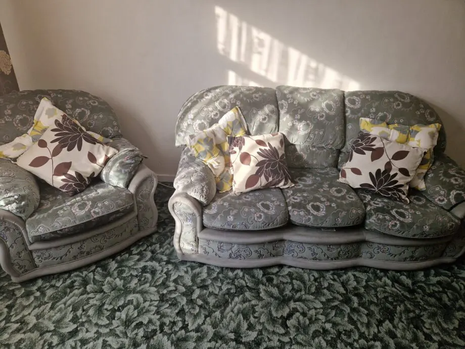 Green patterned 4pc sofa set
