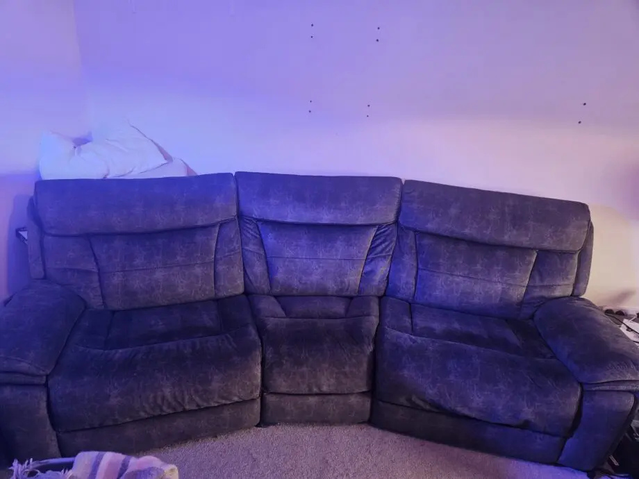 Scs 4 seater slight curved sofa and cuddle chair