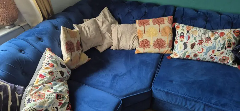 Beautiful blue corner chesterfield sofa