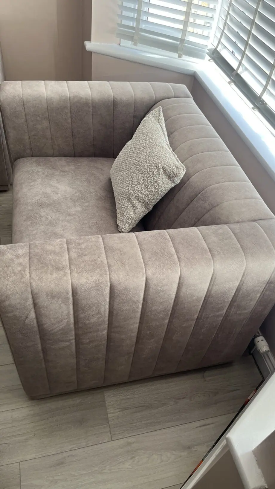 Sofology+ Astoria- Love Seat