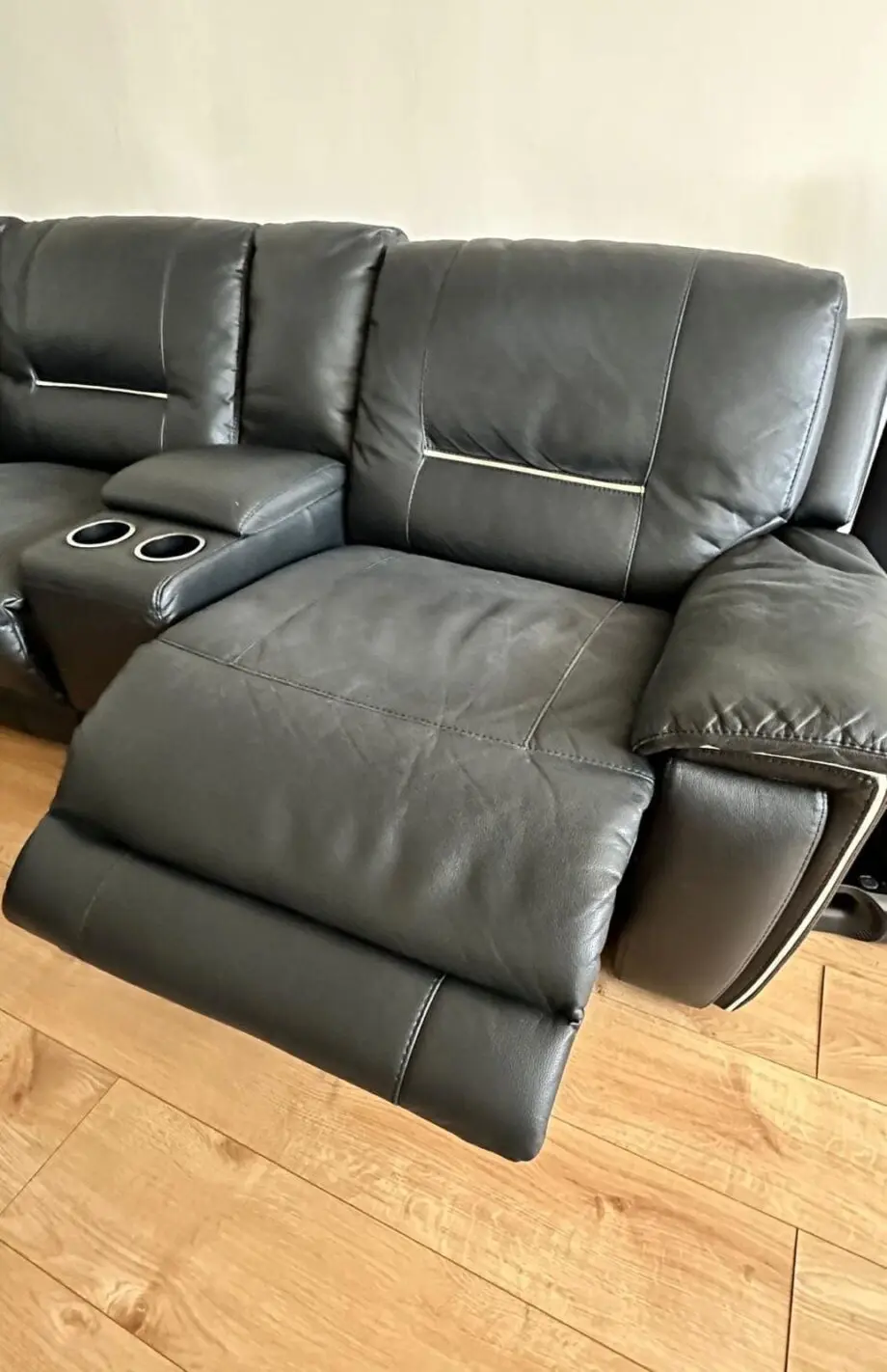 Harvey’s Hedgemoor Modular Black Corner Sofa with 2x Electric Recliners, storage and cup holders