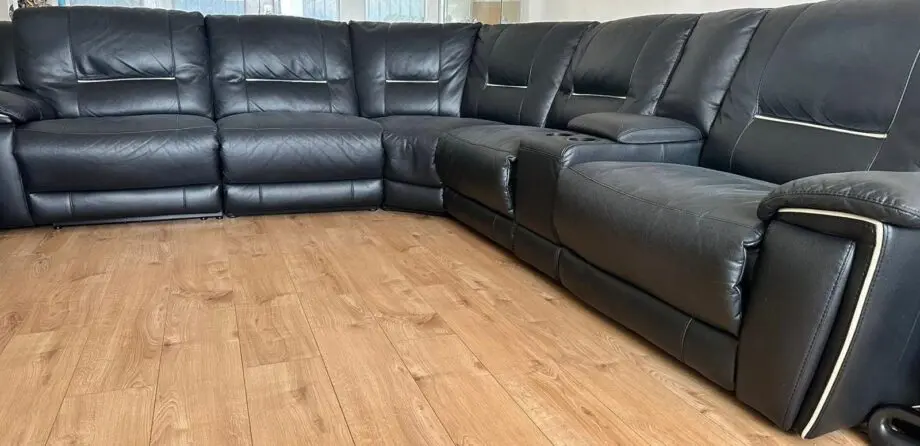 Harvey’s Hedgemoor Modular Black Corner Sofa with 2x Electric Recliners, storage and cup holders