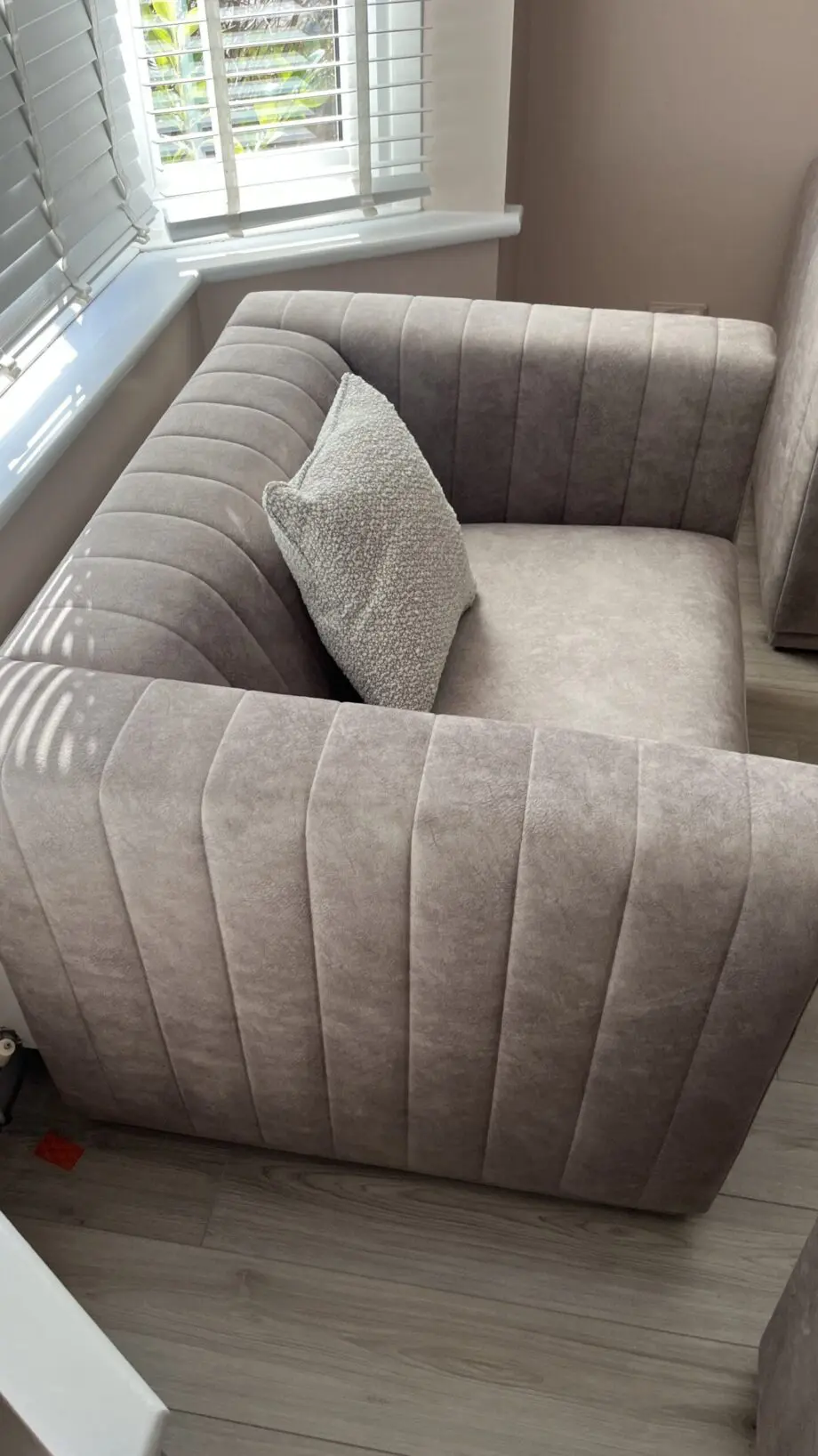 Sofology+ Astoria- Love Seat