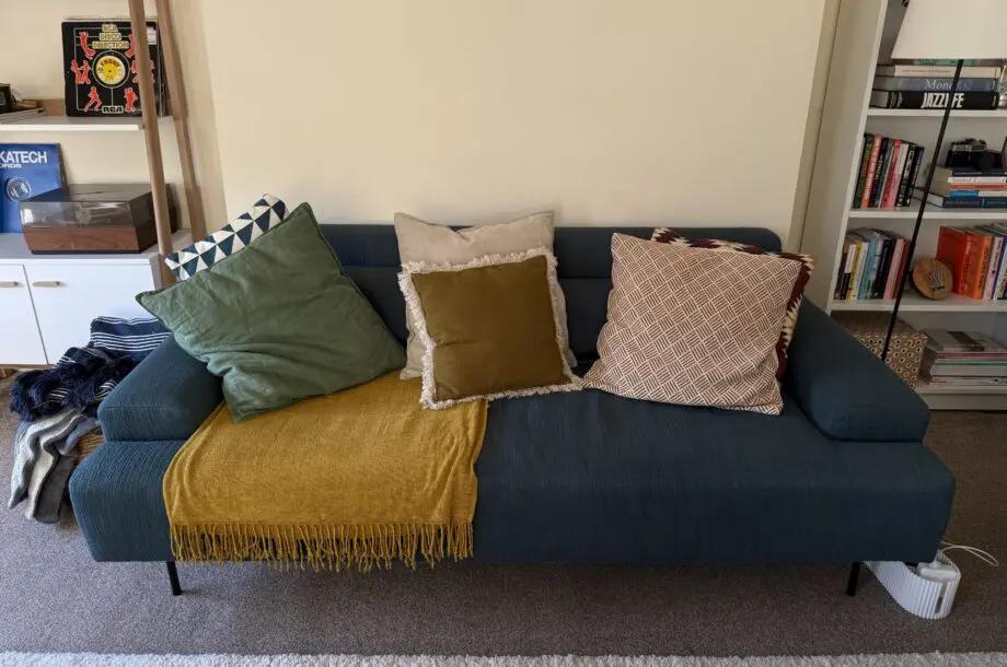 Stylish 3-Seater Sofa in Rich Teal