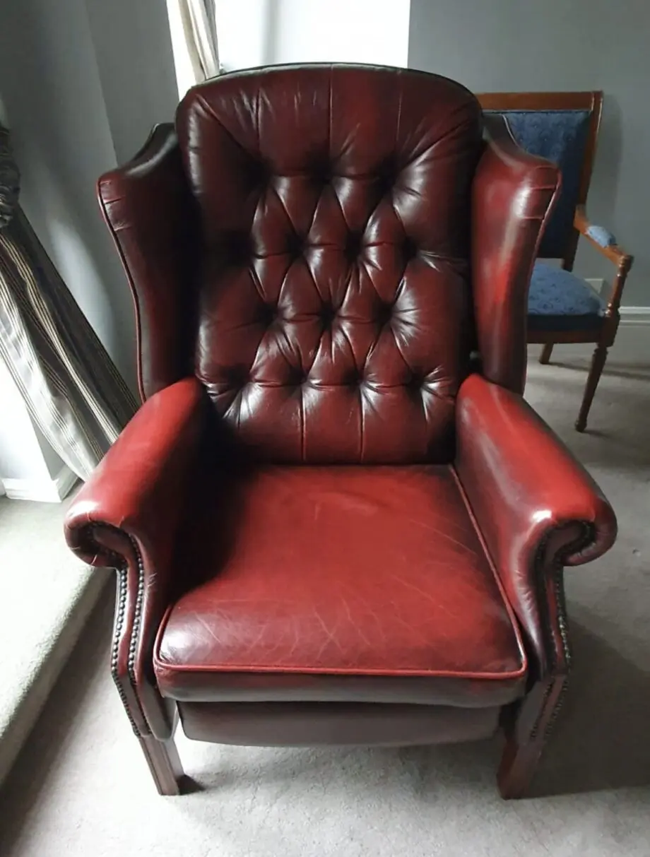 Traditional Leather Chesterfield Reclining Armchair in Deep Burgundy (maroon)