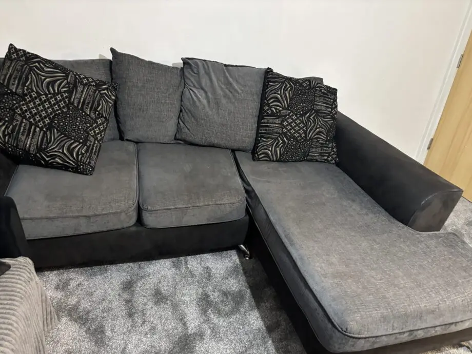 Comfortable Right Hand Corner Seater Sofa – £150 (Open to Offers)