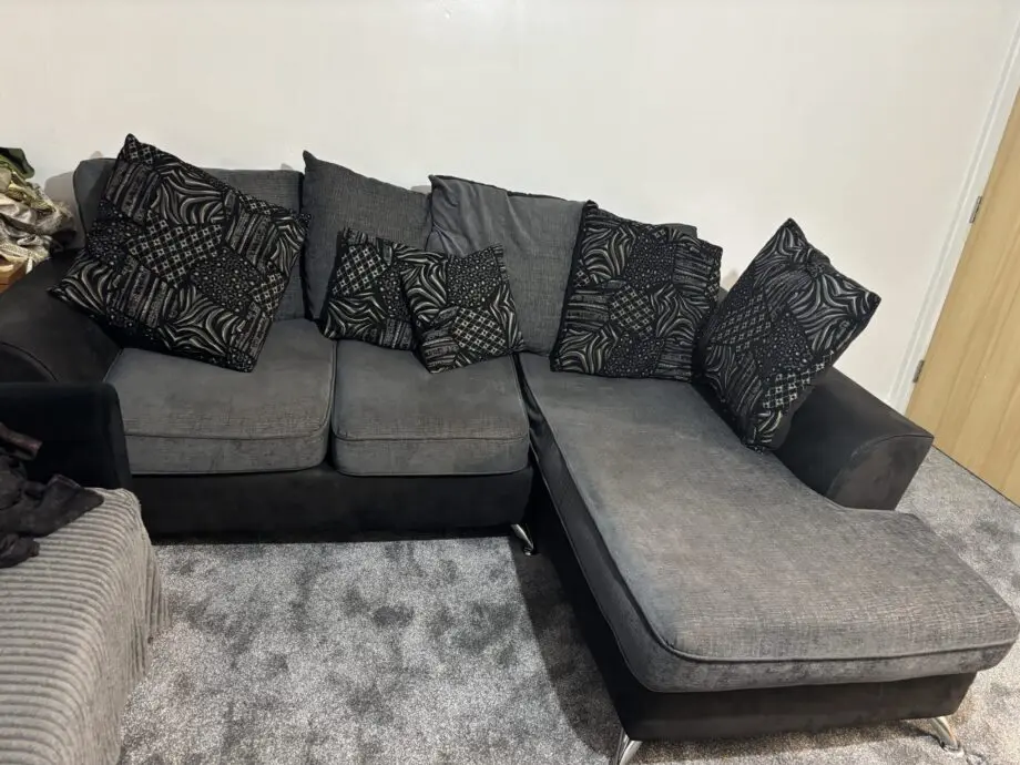 Comfortable Right Hand Corner Seater Sofa – £150 (Open to Offers)
