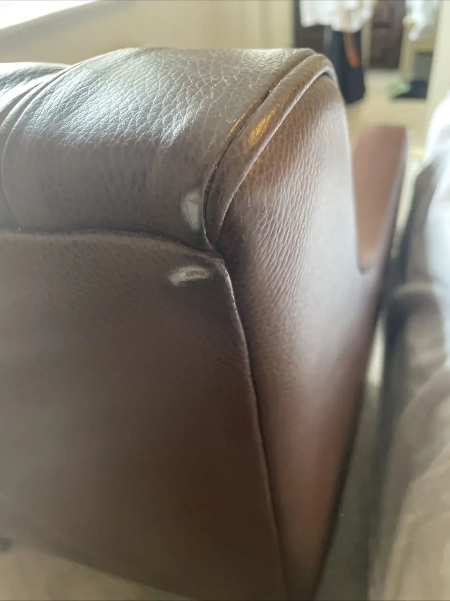 Multiyork leather buttoned arm chair