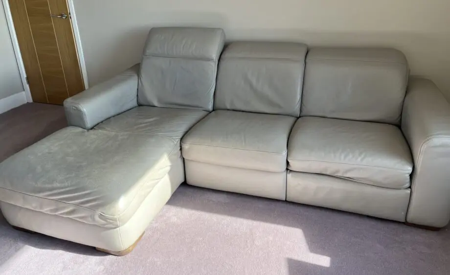 Natuzzi Diesis 5 seat sofa with Chaise and recliner.