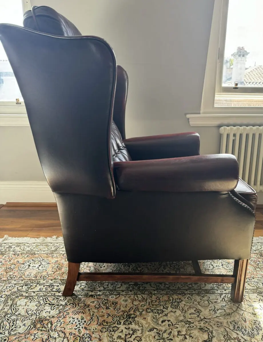 Traditional Leather Chesterfield Reclining Armchair in Deep Burgundy (maroon)