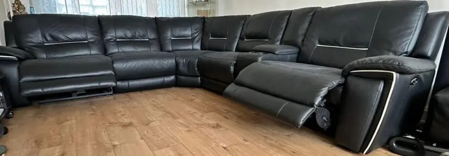 Harvey’s Hedgemoor Modular Black Corner Sofa with 2x Electric Recliners, storage and cup holders