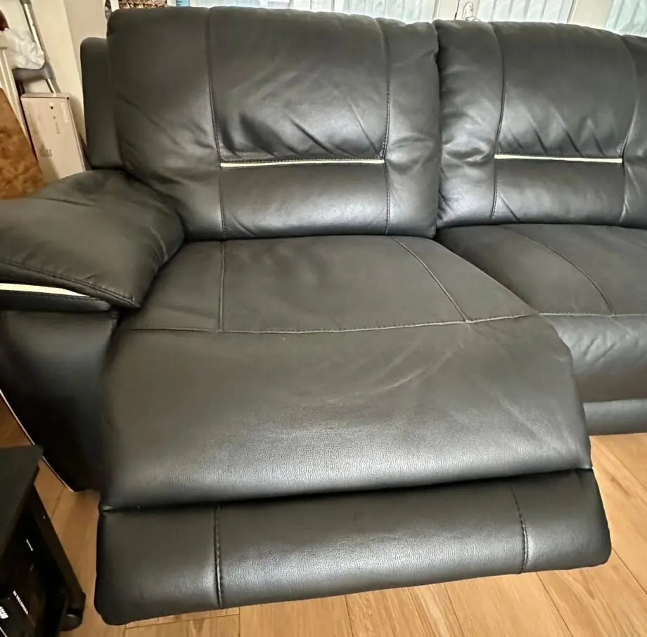 Harvey’s Hedgemoor Modular Black Corner Sofa with 2x Electric Recliners, storage and cup holders