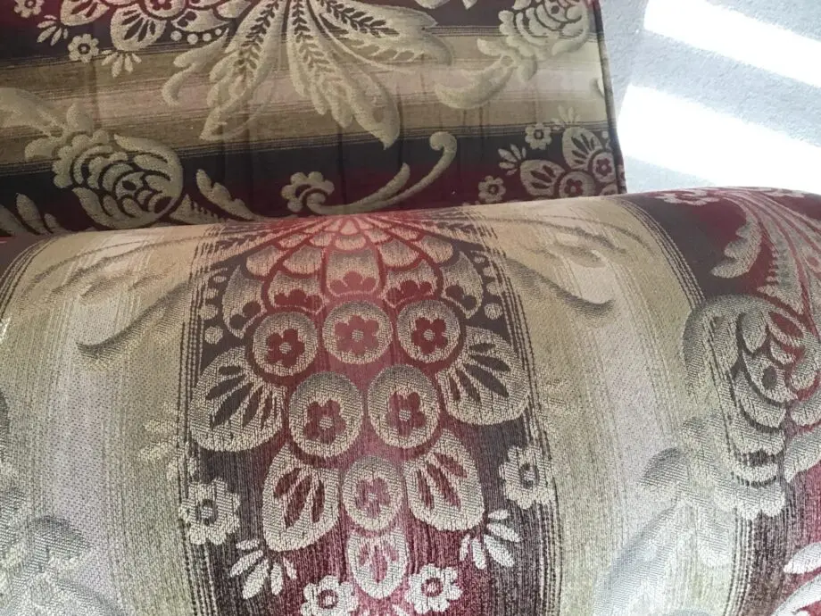 Newlyn from Christopher Pratts - 3-Seater + 2-Seater + Chair - Red and Gold