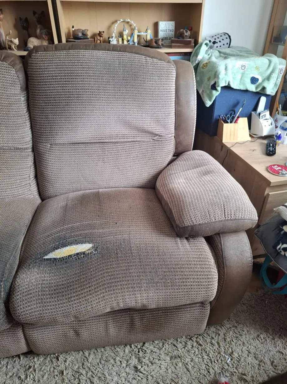 Scs brown corner sofa with electric end recliner