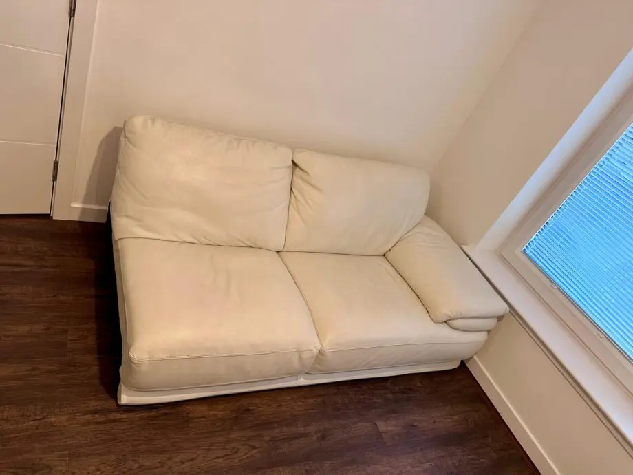 chateau d'ax original leather ivory corner sofa