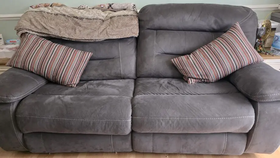 Harvey's Recliner Sofa Set