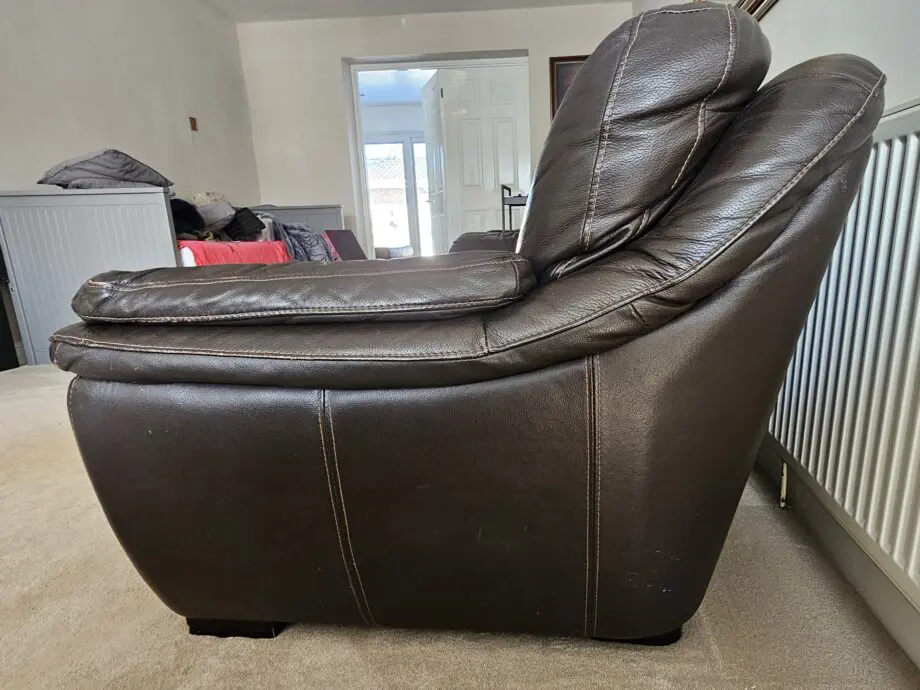 Land of Leather - Black/Brown - 4-Piece Sofa Set