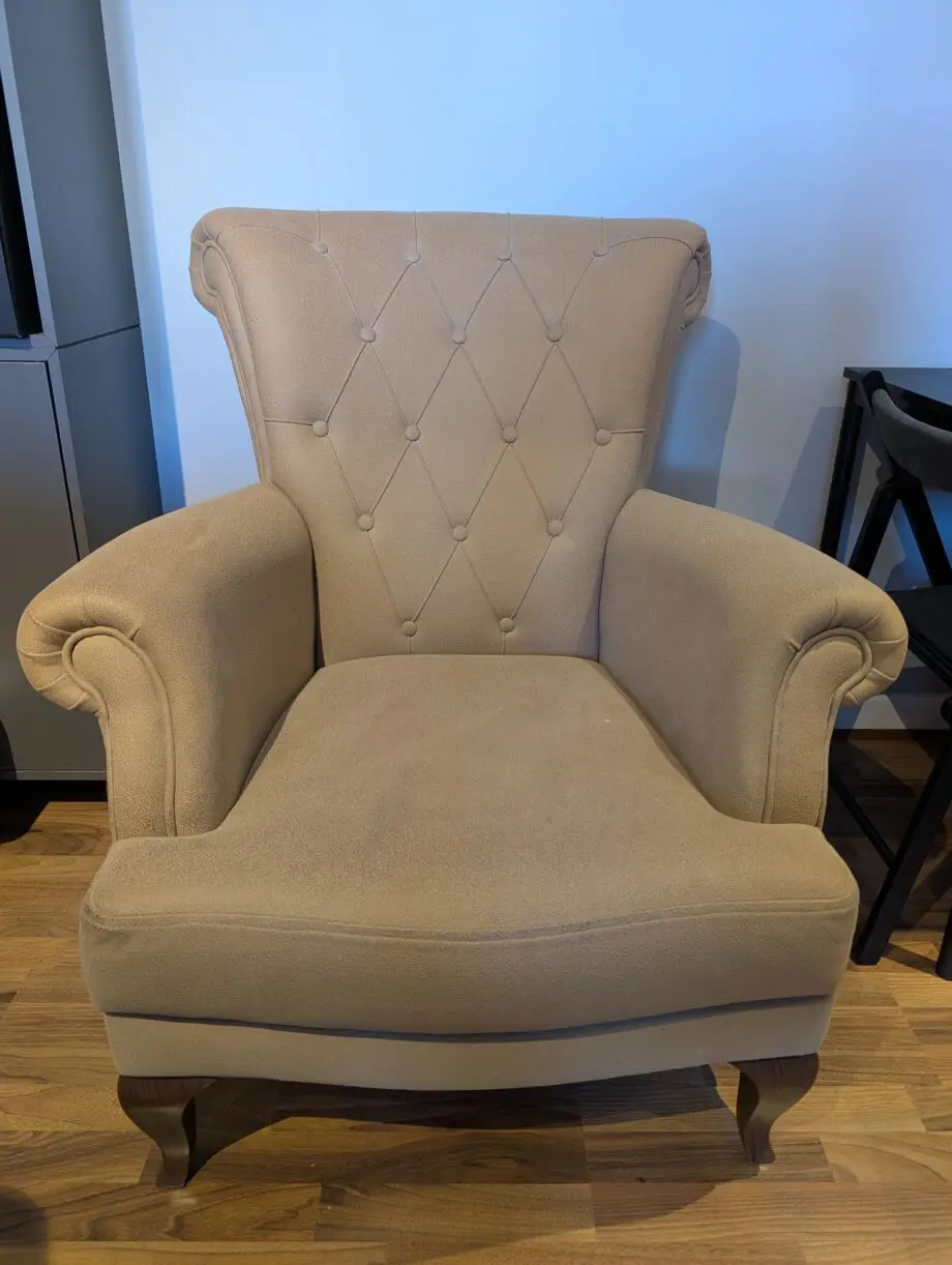 Chesterfield-Style 3-Seater Sofa & Two Wingback Armchairs – 3-Piece Suede Set