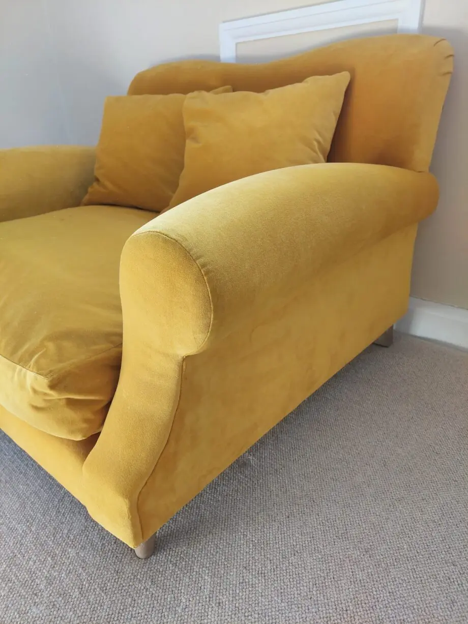 Loaf Pollen Love Seat