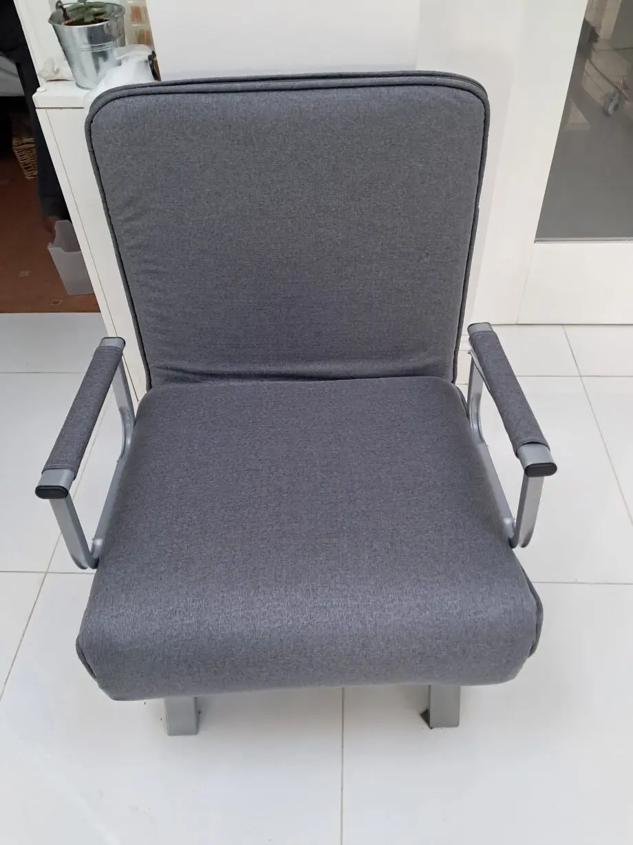 Single Sofa Bed Chair - 3 in 1 = sofa, lounger or a bed