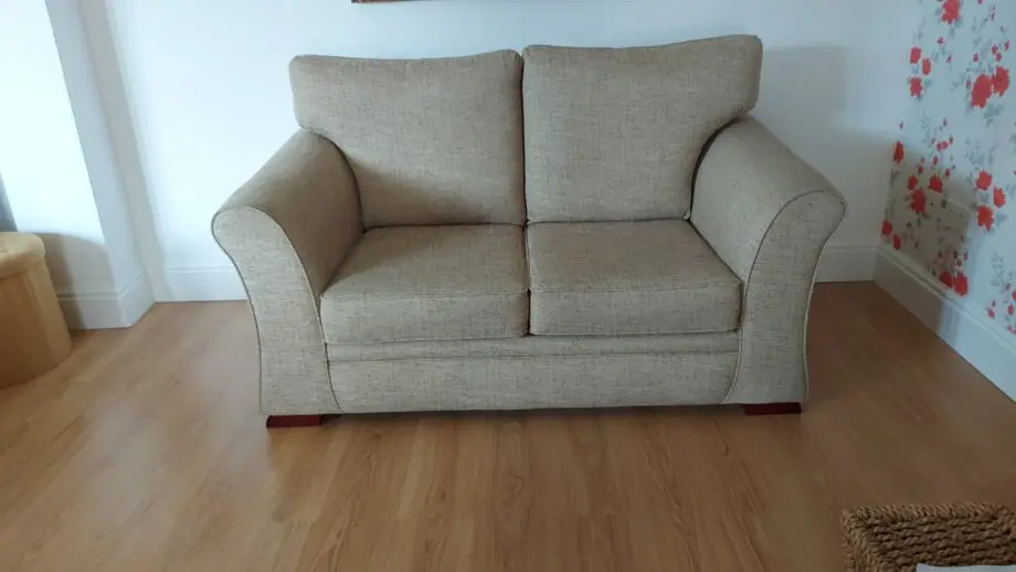 2 setter sofa with matching puff