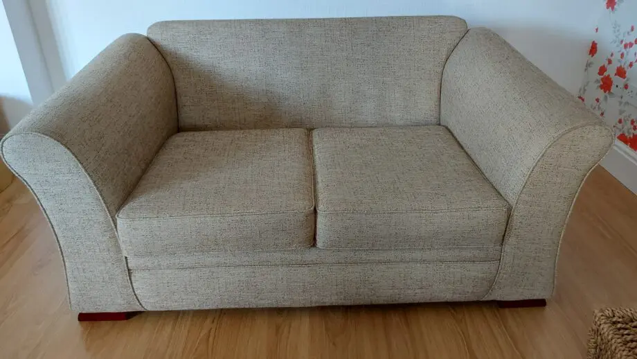 2 setter sofa with matching puff