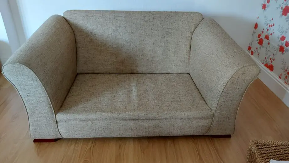 2 setter sofa with matching puff