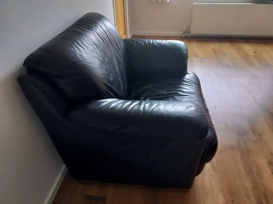 DFS Black Leather Seat