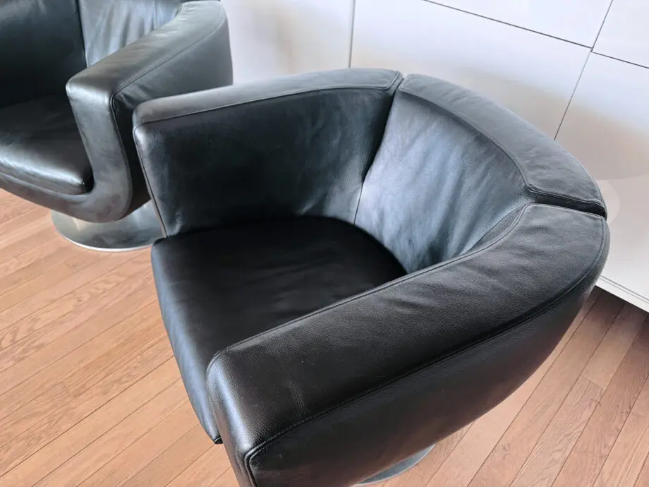 2 X B&B ITALIA BLACK 100% LEATHER TULIP SWIVEL ARMCHAIRS BY JEFFREY BERNETT