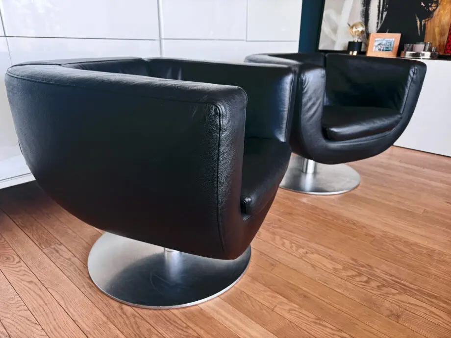 2 X B&B ITALIA BLACK 100% LEATHER TULIP SWIVEL ARMCHAIRS BY JEFFREY BERNETT