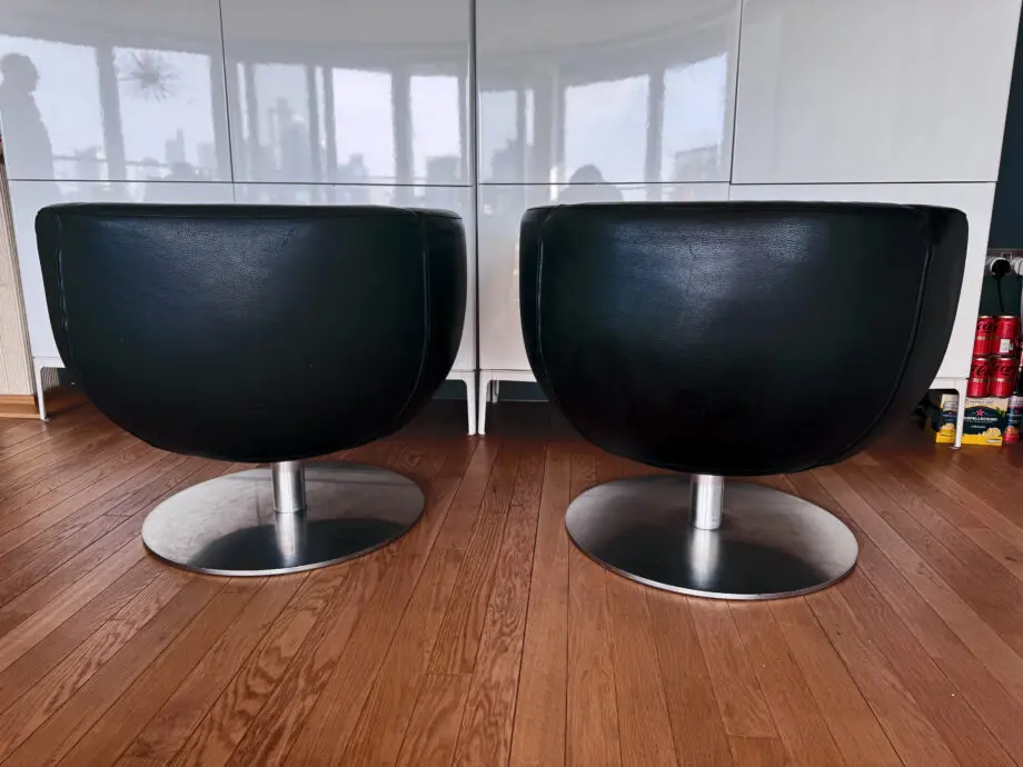 2 X B&B ITALIA BLACK 100% LEATHER TULIP SWIVEL ARMCHAIRS BY JEFFREY BERNETT