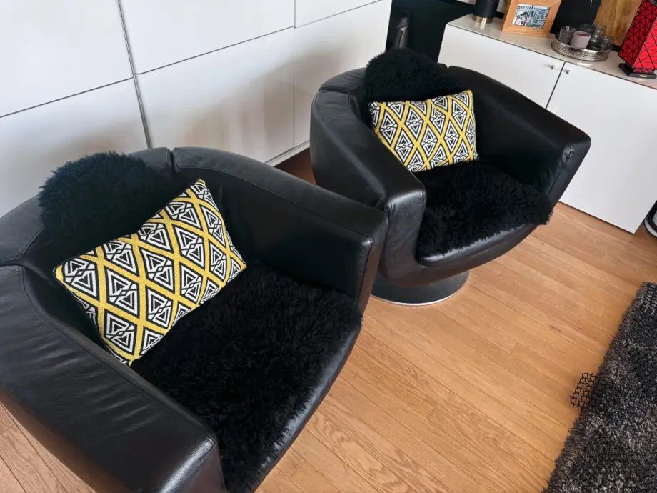 2 X B&B ITALIA BLACK 100% LEATHER TULIP SWIVEL ARMCHAIRS BY JEFFREY BERNETT