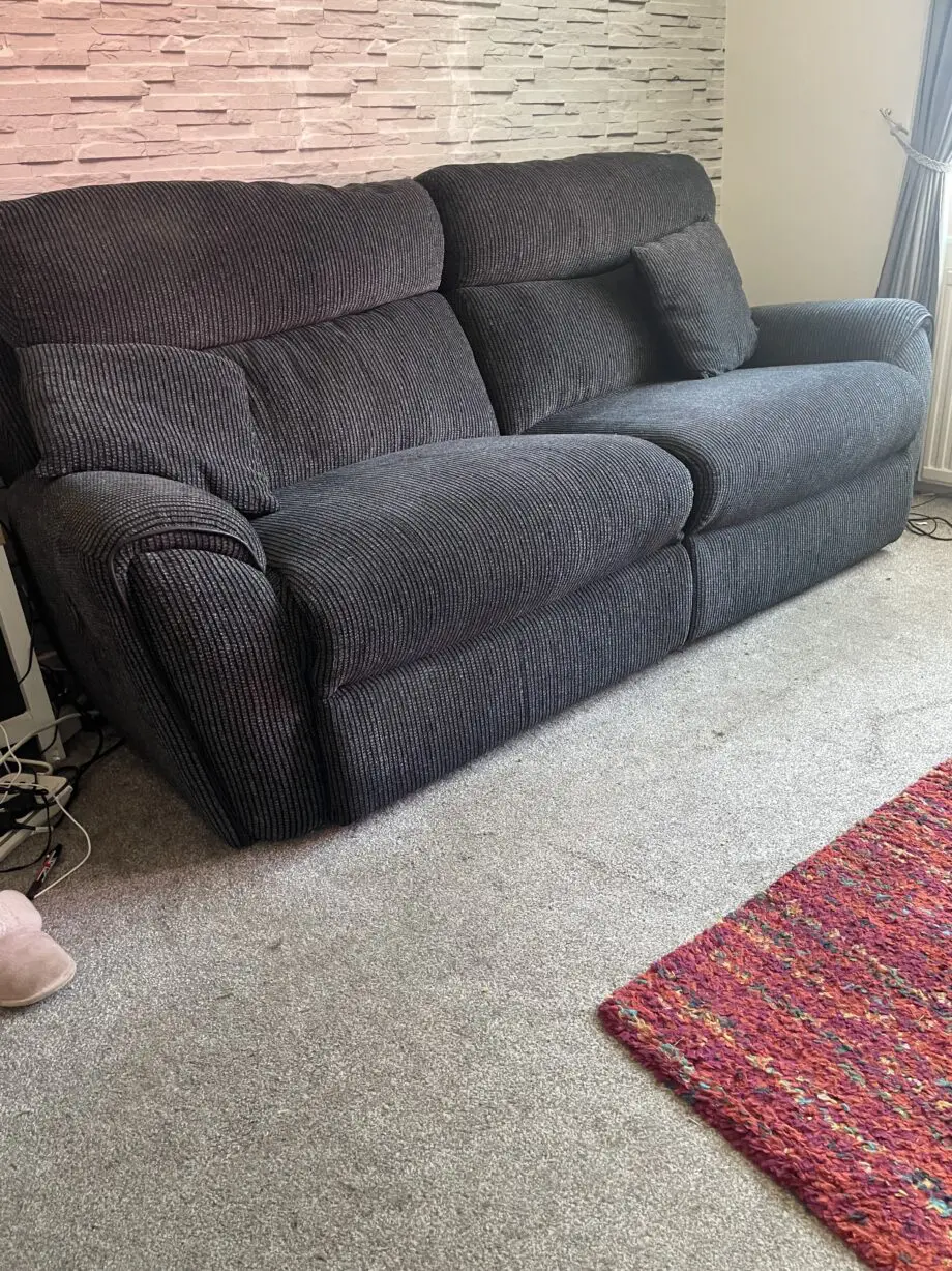 Scs lazeeboy sofa set grey:black stripe