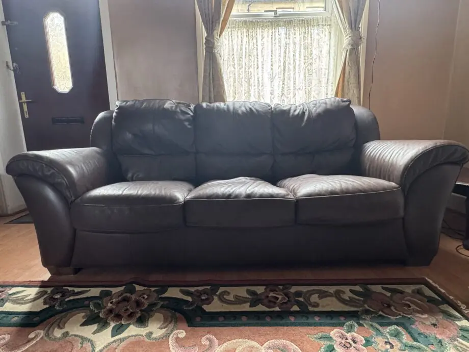 3 SEATER NICOLINE LEATHER ITALIAN SOFA BARGAIN!!!