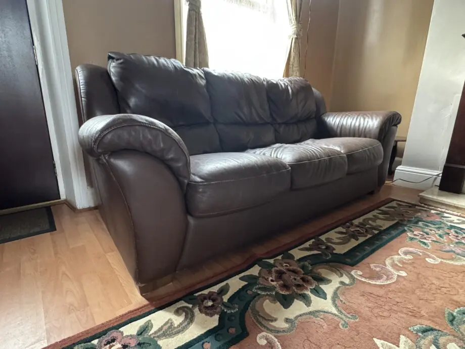 3 SEATER NICOLINE LEATHER ITALIAN SOFA BARGAIN!!!
