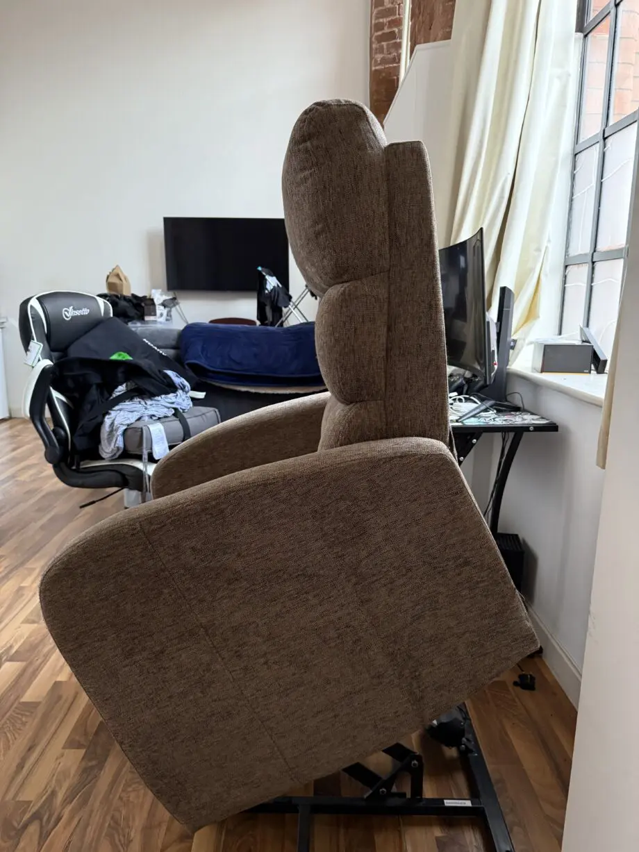 Easy living mobility SURESNUG DUAL MOTOR rise and recline chair