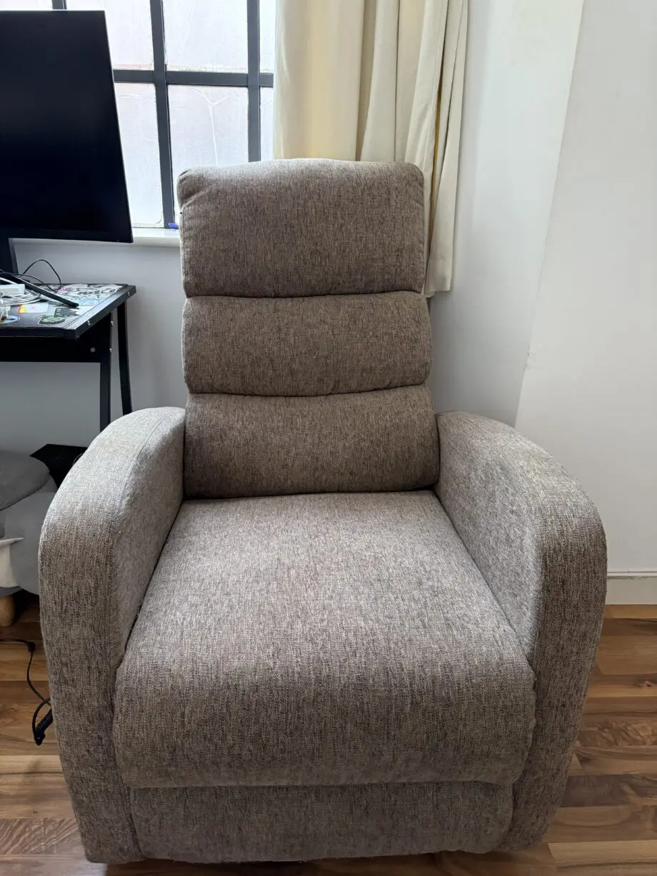 Easy living mobility SURESNUG DUAL MOTOR rise and recline chair